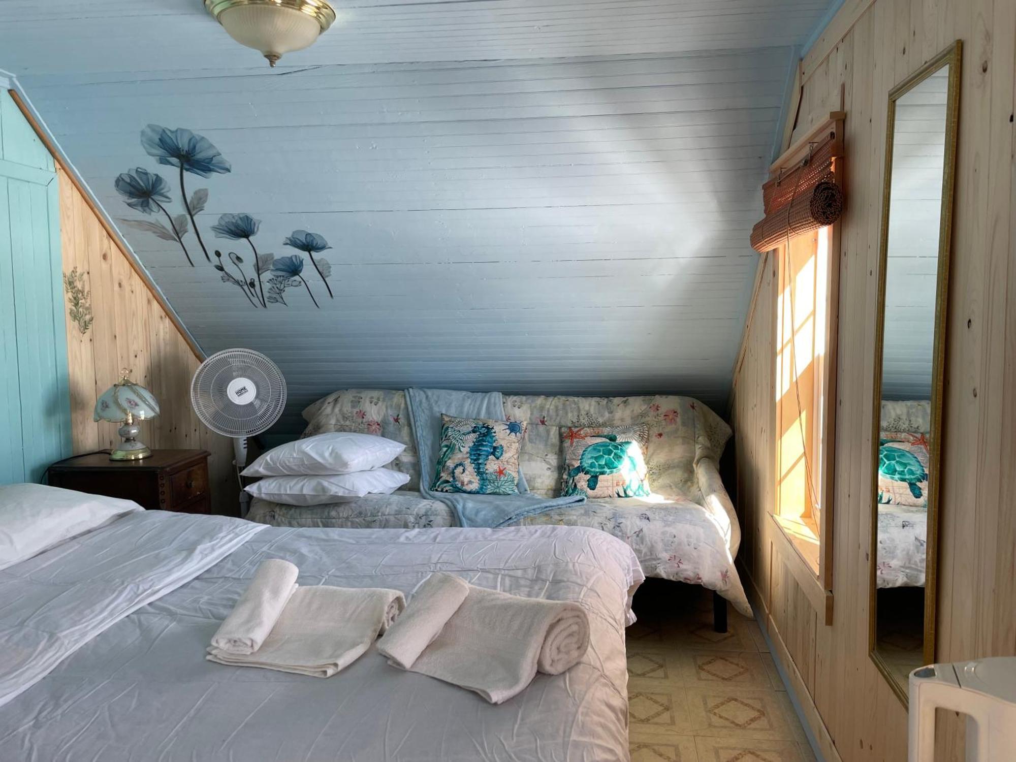 Gite La Belle Forillonne Chambre Bleu Ciel Gaspé Exterior foto